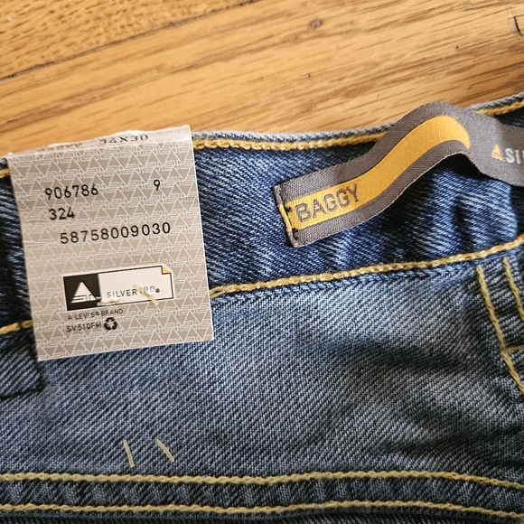 Levi's VTG NWT 2004 Mens Size 34X30 Baggy Fit Silver Tab - Picture 3 of 9